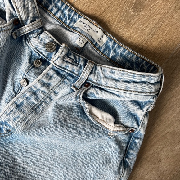 Abercrombie Dad High Rise Ripped Jeans ( Curve Love) - Picture 1 of 3